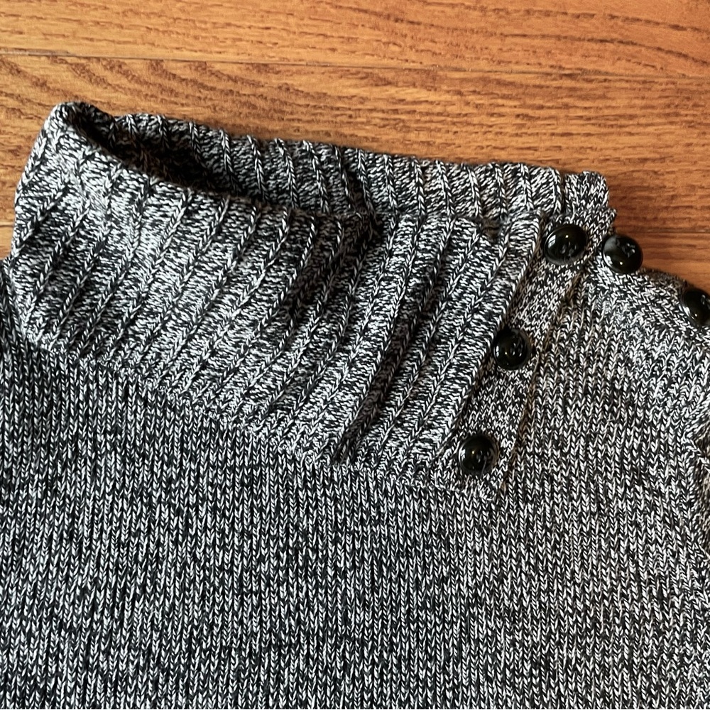 Sweater dress with pockets